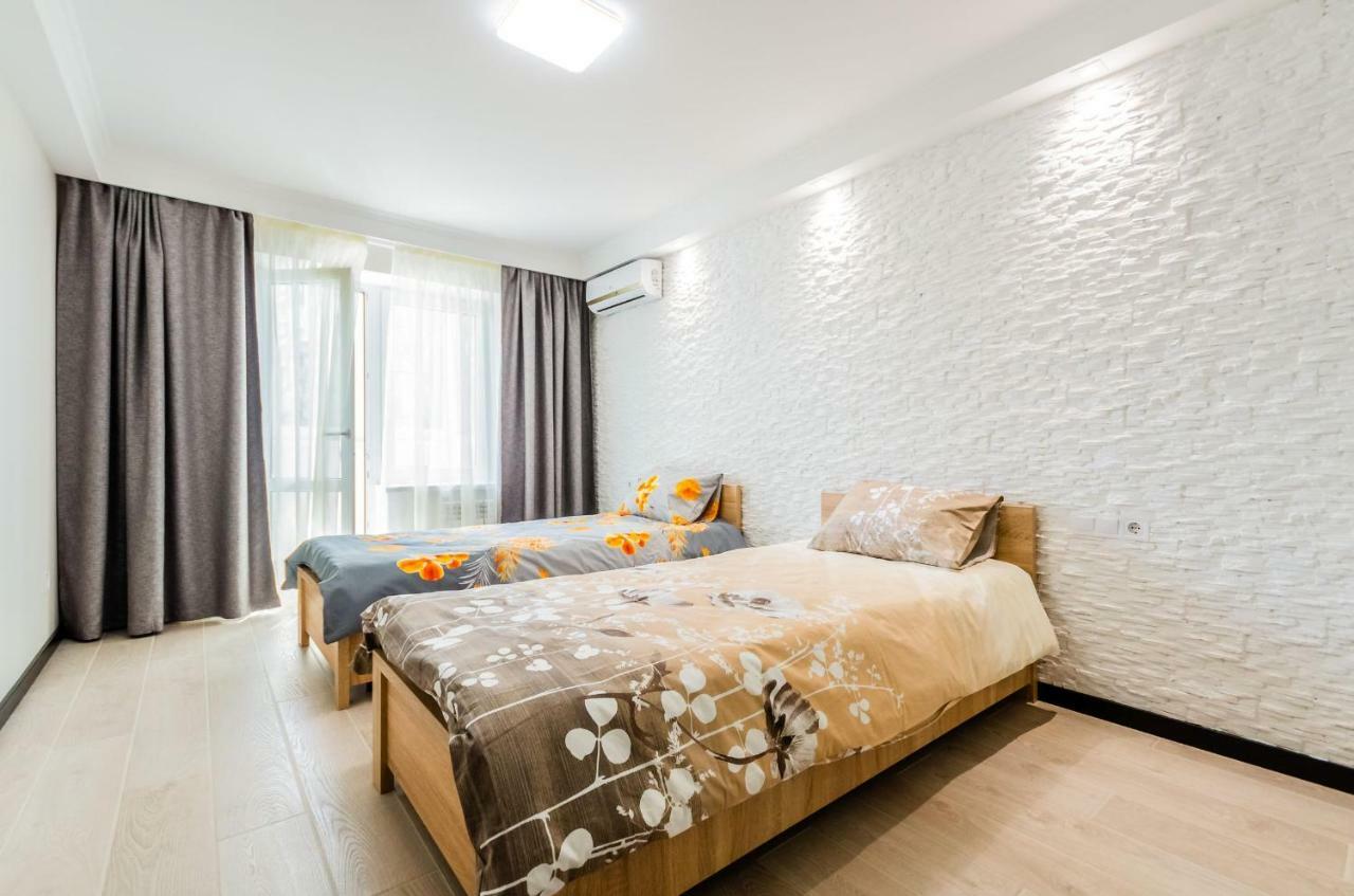 Artal On Obolonsky Avenue 16a *