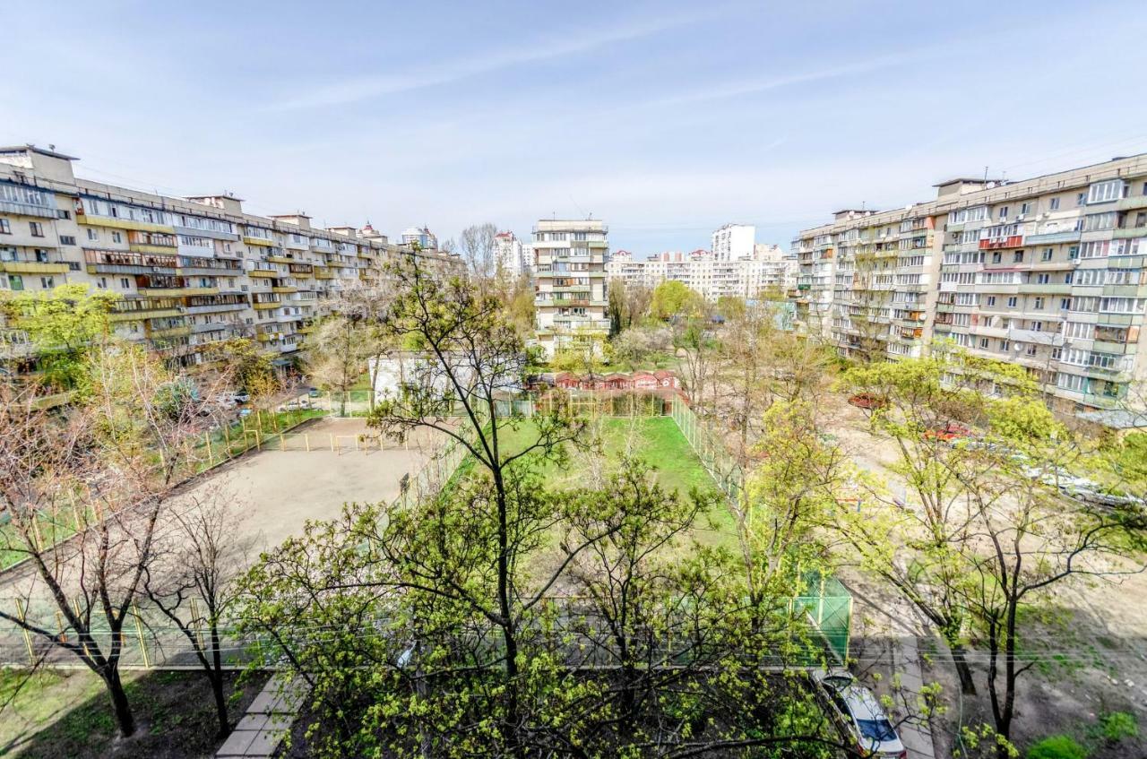 Artal On Obolonsky Avenue 16a