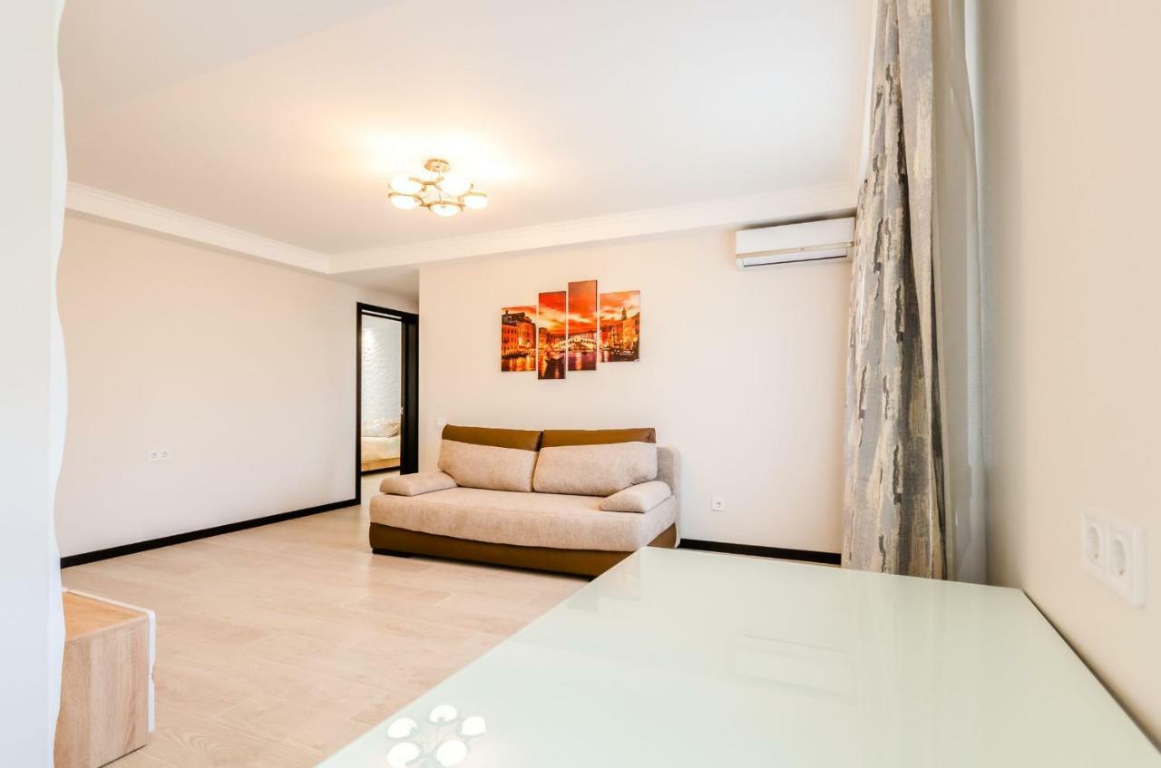 Artal On Obolonsky Avenue 16a Apartament *